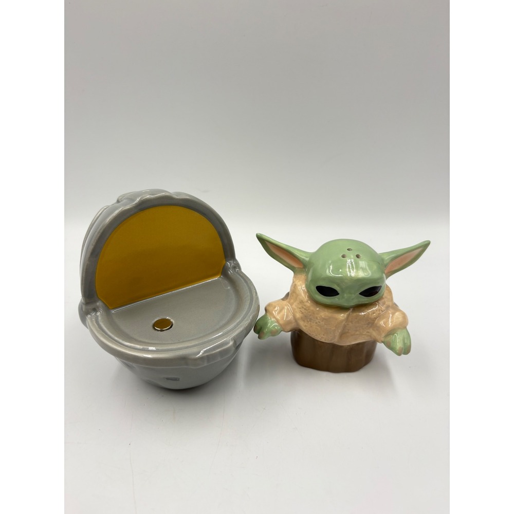 Star Wars Grogu Hover Pram Salt Pepper Shaker Set Green Grey Excellent Magnetic